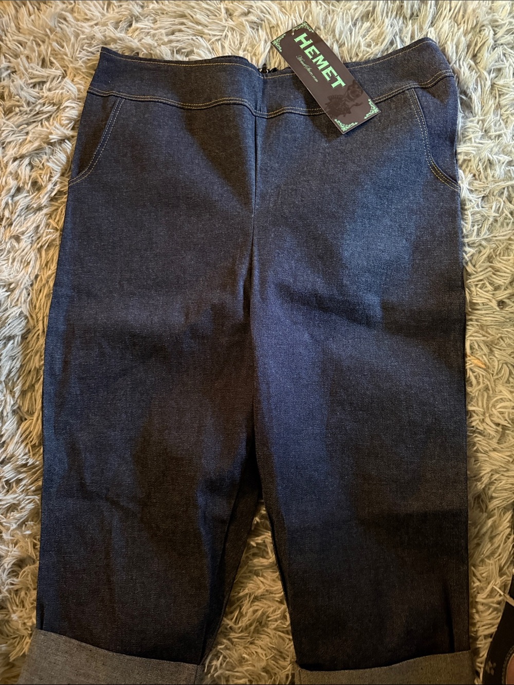HEMET Dark Wash Denim Capri Pants Size Large NWT